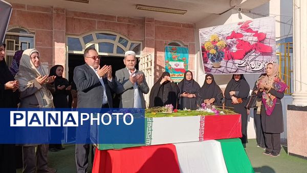 طنین سلام دانش‌آموزان بندرترکمن به شهدای خوشنام