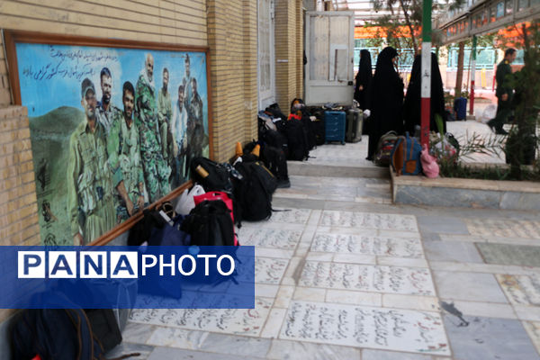 اعزام نخستین گروه از دانش‌آموزان ناحیه 4 قم به اردوی راهیان نور