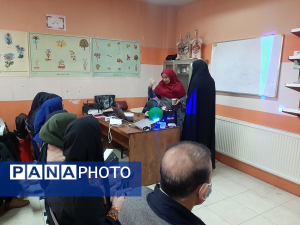 تجربه‌های نوین برای آموزگاران در کارگاه علوم و آزمایشگاه 