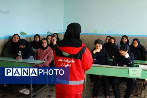 برگزاری کلاس آموزشی «طرح دادرس» در هنرستان کوثر ناحیه یک شهرری