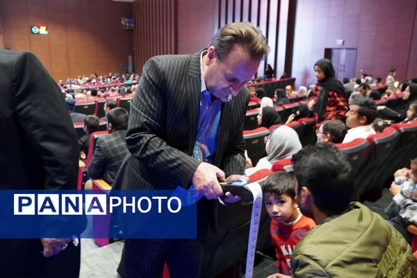 جشن بزرگ لبخند ویژه توانخواهان استان در بیرجند