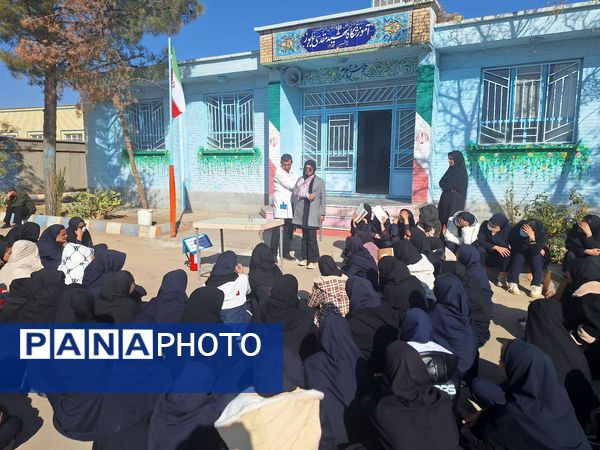 مانور زلزله و ایمنی سازی در مدرسه برادران رحمانی خلیل آباد