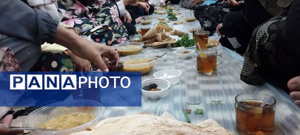 بانوان فدافن  زمزمه‌های ایمان در خلوت نورانی اعتکاف مسجد جامع