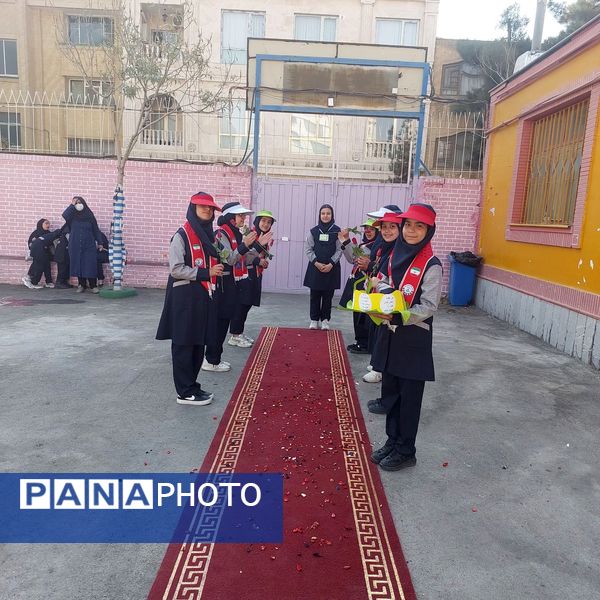هفته پیوند اولیا و مربیان در دبستان دخترانه ساره