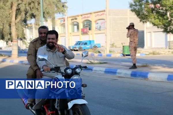 غبارروبی مقبره و مزار شهدای گمنام در شهرستان بندرخمیر