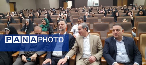 همایش تجلیل از مدرسه یاران استان قم