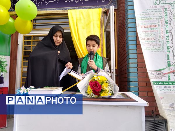 روز درختکاری و روز آموزش همگانی حفظ محیط زیست در مدرسه پویندگان فرهنگ شهرستان خلیل آباد 
