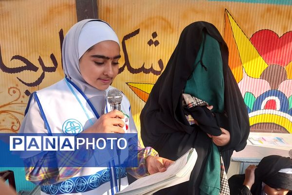 جشن دانایی در دبستان مهران؛ هفته کتاب با شور دانش‌آموزان دختر مهران