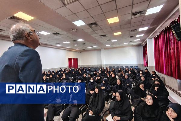 برگزاری کارگاه مشاوره به‌مناسبت هفته سلامت روان در ناحیه 2 شهرری 