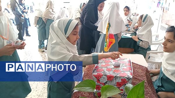 تمرین مردم سالاری در دبستان لطیفه، دانش‌آموزان پای صندوق‌های رأی رفتند