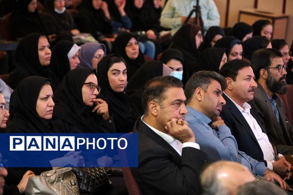 نشست هم اندیشی معاونین و مربیان پرورشی و مشاوران مدارس شهر شیراز 