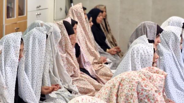 طنین مهر در مطهره آغاز سال تحصیلی با نماز وحدت‌بخش