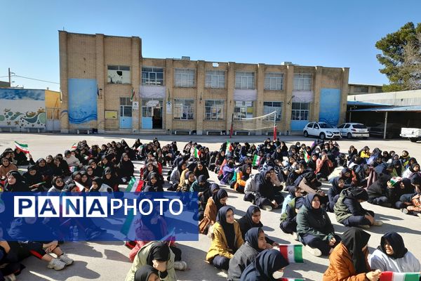 بزرگداشت دهه فجر در دبیرستان شاهد فیض ناحیه 3 شیراز