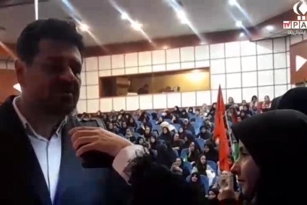 برگزاری همایش بانوان زینبی و یادبود شهدای امنیت در سالن خورشید تابان گرمسار 
