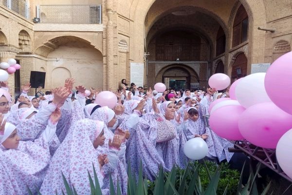 روزه‌اولی‌ها در آباده جشن گرفتند