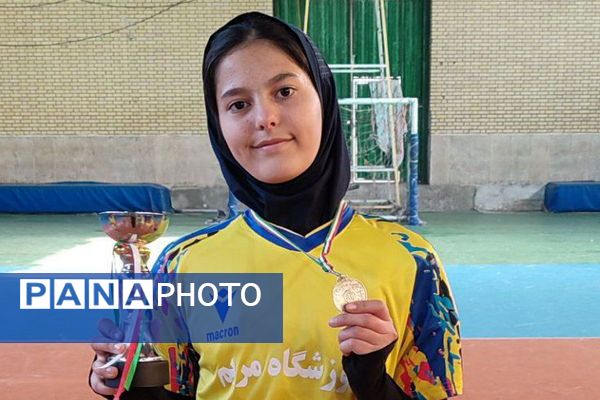 برگزاری مسابقه فوتسال دانش‌آموزی دختران ابتدایی در بهارستان دو