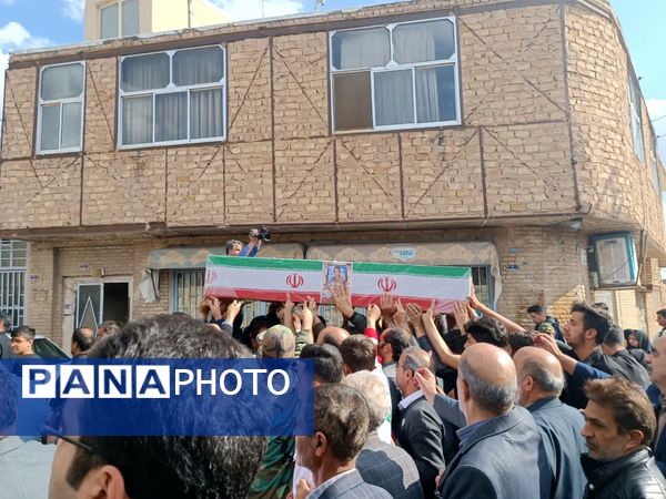 مراسم تشییع و خاکسپاری پیکر مطهر شهید عباس رمضانی در کوهپایه