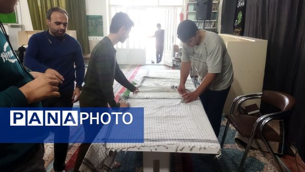 آماده‌سازی نمازخانه دبیرستان شاهد برای استقبال از شهید گمنام