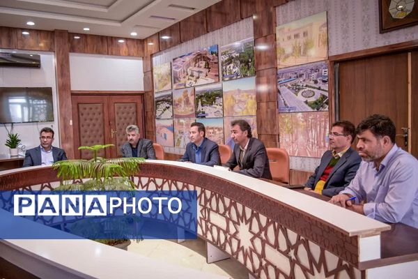 دیدار صمیمانه مسئولین سازمان‌ها و ادارات کاشمر با شهردار