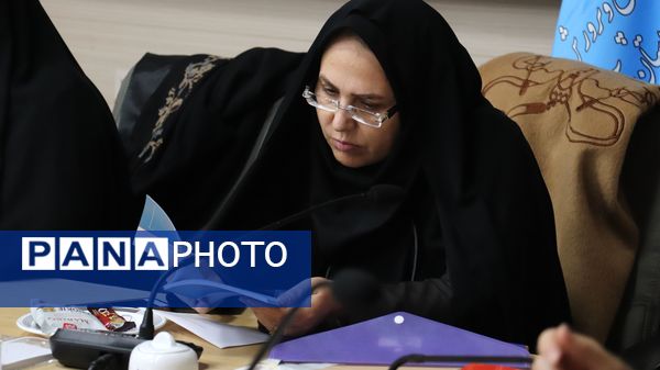 رویداد الگوسازی از زنان موفق و فعال در گفتمان الگوی سوم زن مسلمان