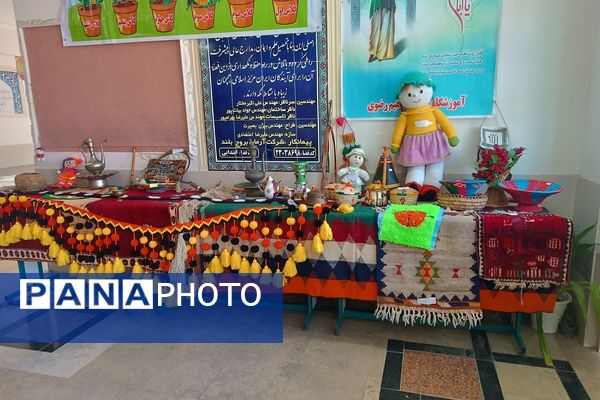 نمایشگاه صنایع دستی و جشنواره غذاهای سنتی به‌مناسبت دهه فجر 