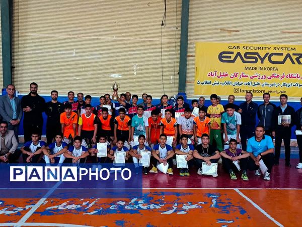 اختتامیه پرشور مسابقات فوتسال مدارس خلیل‌آباد با معرفی قهرمانان 