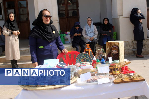 جشنواره کسب و کار مجتمع آموزشی نخبگان برتر در بوشهر 