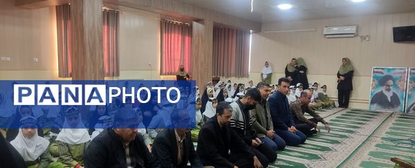 محفل انس با قرآن در دبستان شاهد دخترانه حضرت معصومه (س)