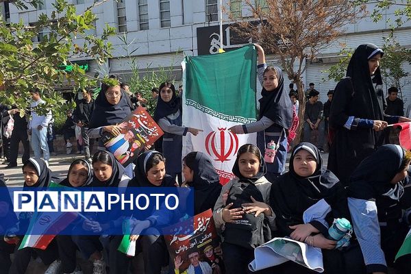 گرامیداشت و حضور پرشور مدارس اسلامشهر در راهپیمایی روز دانش‌آموز