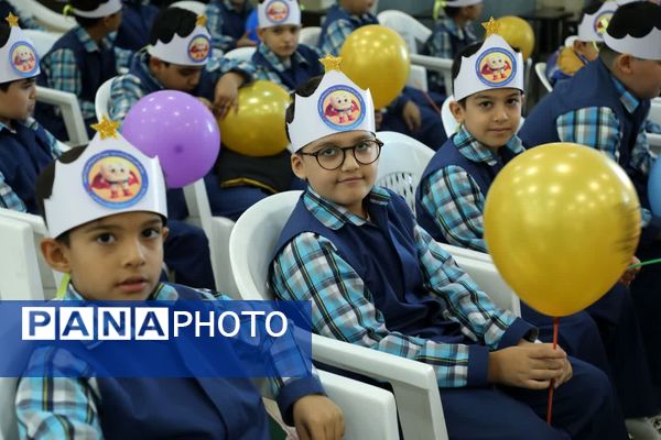 لبخند در صف صبحانه