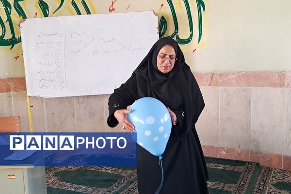 برگزاری جلسه آموزش خانواده در دبیرستان شهید احمدی روشن پیشوا