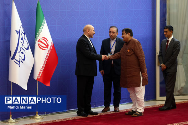 ورود مهمانان مراسم تحلیف رئیس‌جمهوری به مجلس شورای اسلامی 