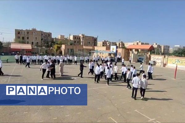 هیجان ورزشی با مسابقات کشتی و طناب‌کشی در دبیرستان حکیم ابوالقاسم فردوسی