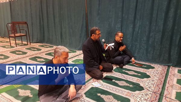 برگزاری مراسم زیارت عاشورا در اداره‌ آموزش و پرورش ناحیه ۴ کرج