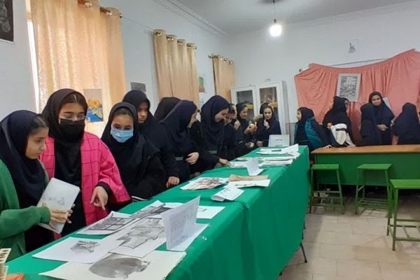 نمایشگاه هنرهای تجسمی امید فردا در دبیرستان دخترانه معلم (دوره اول متوسطه)