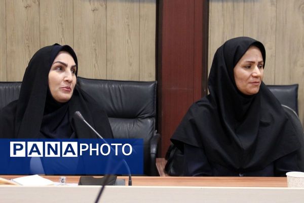 برگزاری جلسه توجیهی مدیران دوره متوسطه اول در سالن فرهنگ بهارستان دو