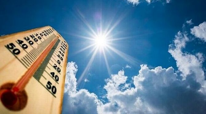 وزش باد و ماندگاری هوای گرم در تهران
