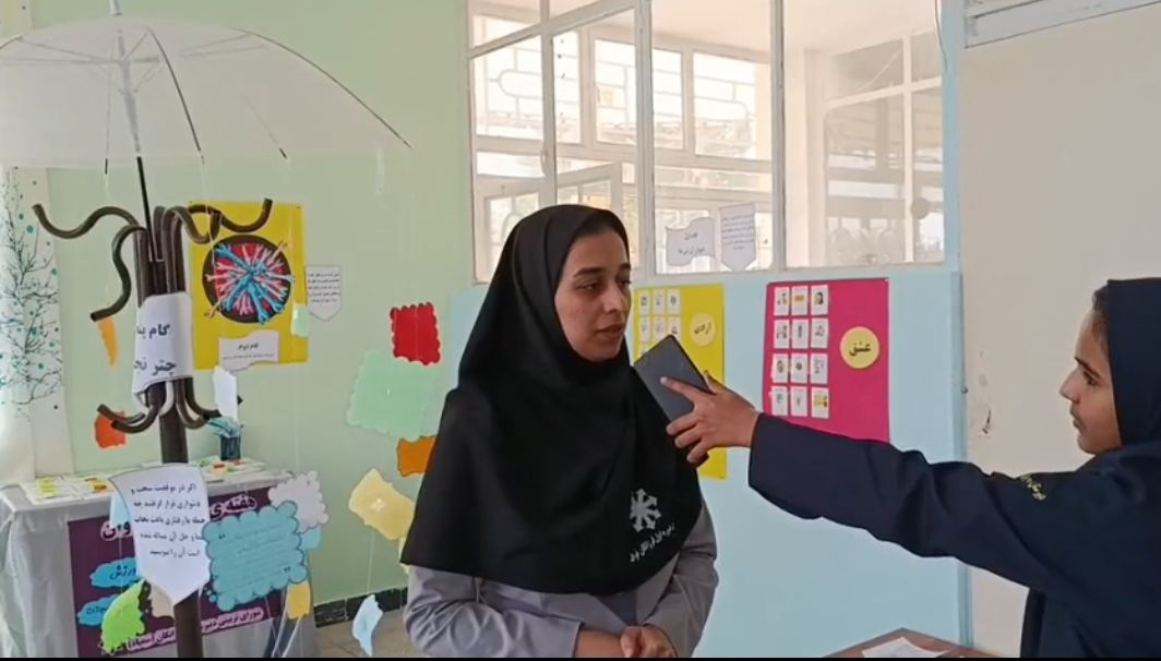 کارگاه عزت نفس در دبیرستان فرزانگان خواف برگزار شد