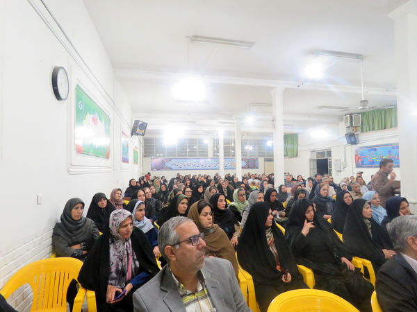 نخستین جلسه عمومی انجمن و اولیا به همراه انتخاب انجمن اولیا در دبیرستان شاهد ابوذر غفاری نیشابور 