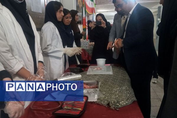  مراسم نواخته شدن زنگ پژوهش در فرزانگان قدس