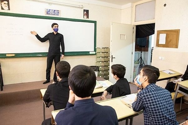 کلاس‌های متفاوت، رمز موفقیت معلمانی با روش‌های تدریس نو و خلاقانه است