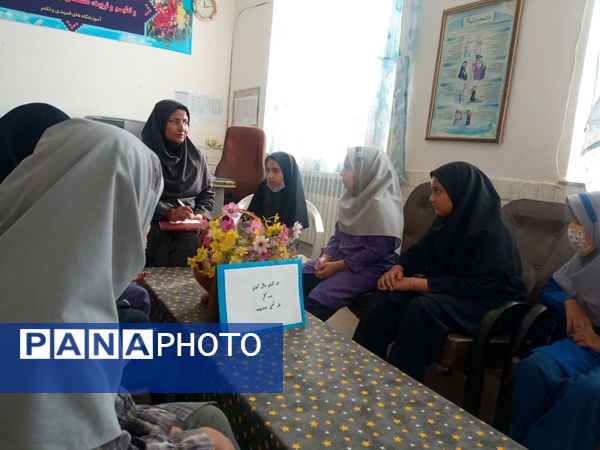 دومین جلسه شورای دانش آموزی در مدرسه تکتم خلیل آباد 