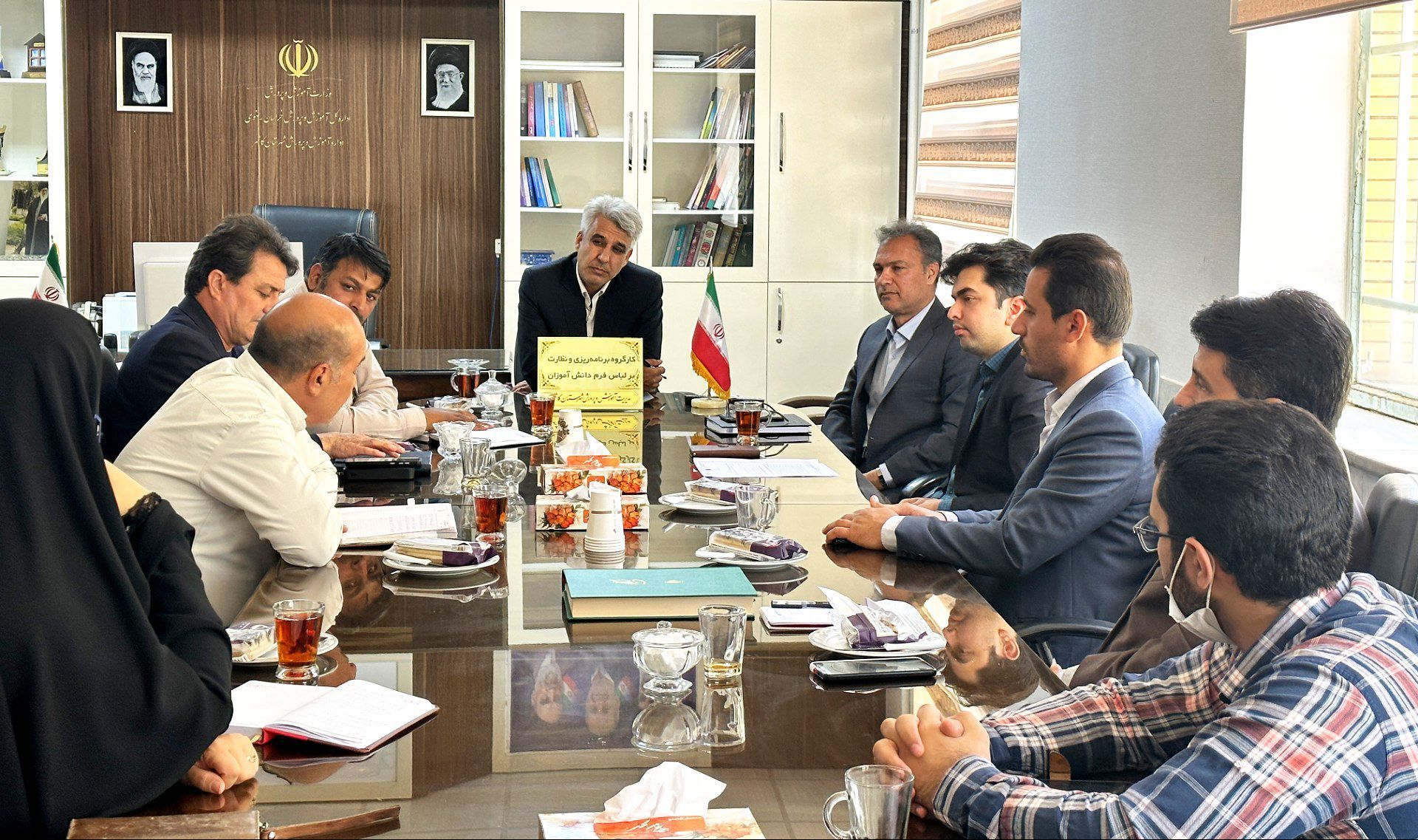 انجمن اولیای مدرسه، متولی ثبت قرارداد لباس فرم دانش‌آموزان است