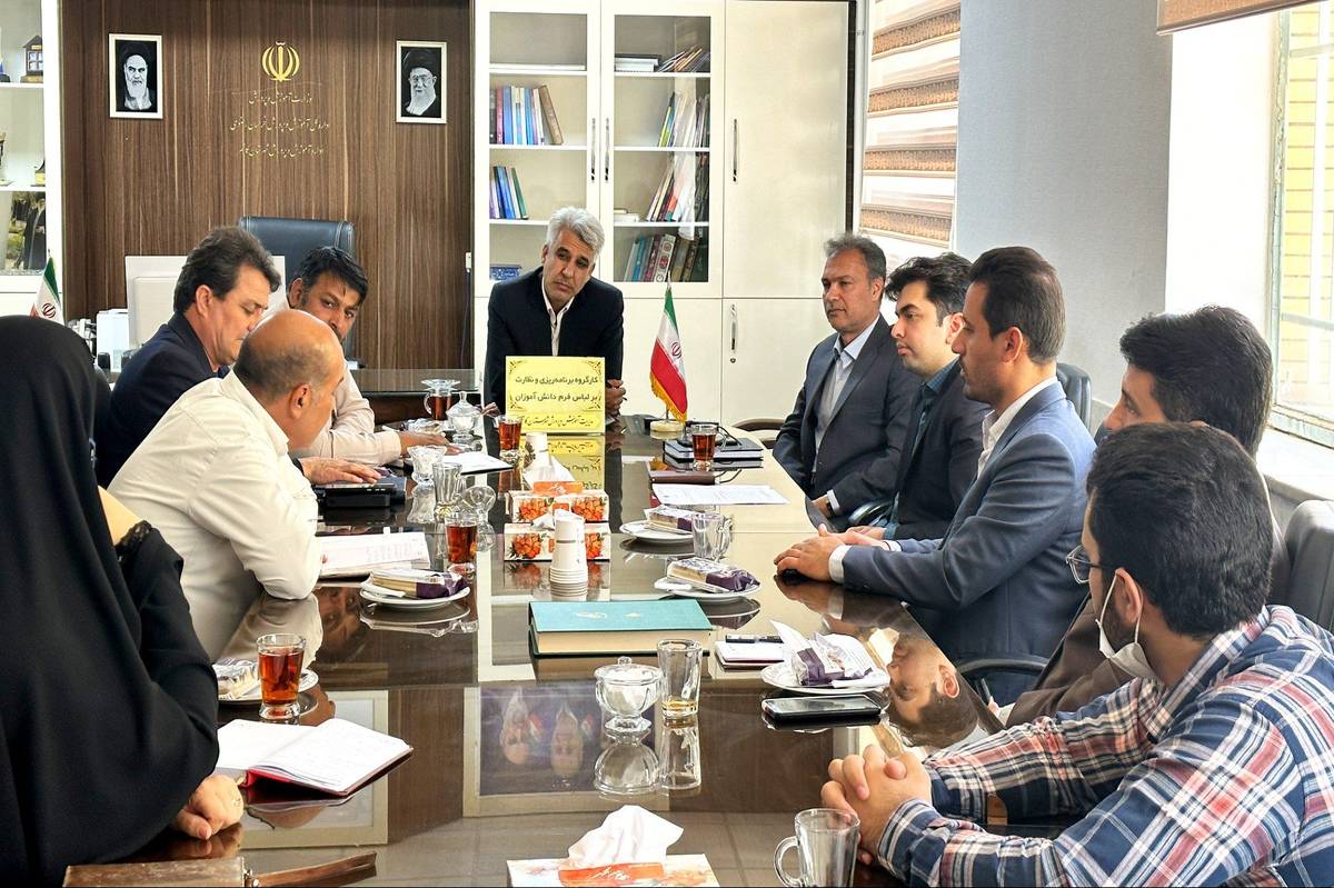 انجمن اولیای مدرسه، متولی ثبت قرارداد لباس فرم دانشآموزان است