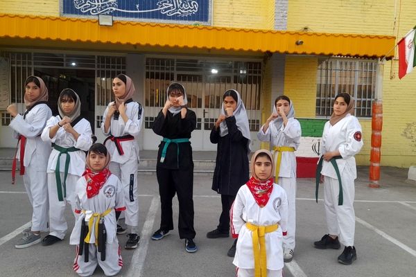 المپیاد ورزشی درون مدرسه ای در دبیرستان نورالهدی ناحیه ۷ مشهد