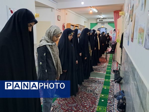 دورهمی دانش‌آموزان انجمن کانون امید انقلاب ناحیه پنج 