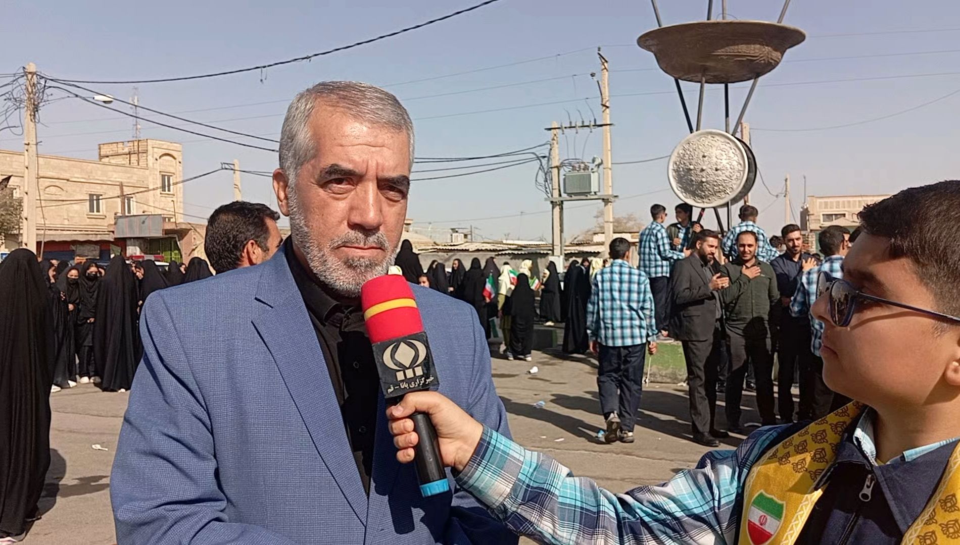 دانش آموزان راه مبارزه با استکبار را با بصیرت ادامه دهند