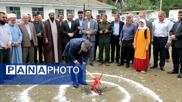 مراسم کلنگ‌زنی دبستان ۹ کلاسه غزالی ناو