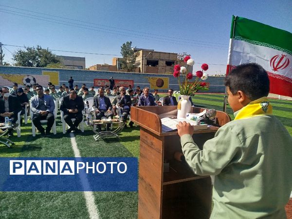 افتتاح چمن مصنوعی دبیرستان نمونه دولتی دانش کاشمر 