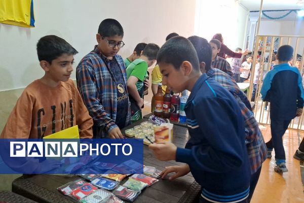 برگزاری بازارچه کسب و کار دانش‌آموزی با مهارت کسب و کار و درآمد و استقلال مالی